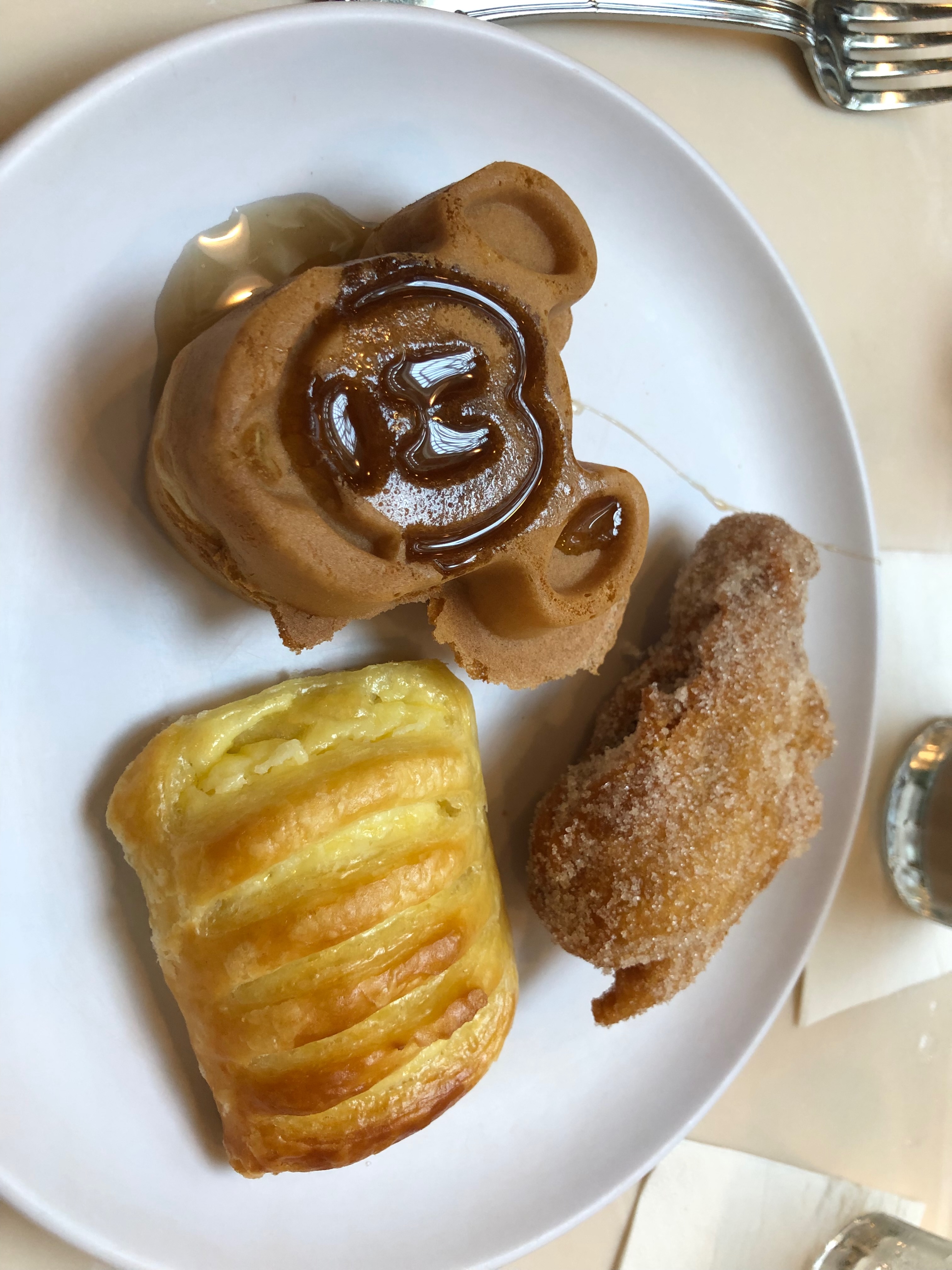 Character breakfast dining experience